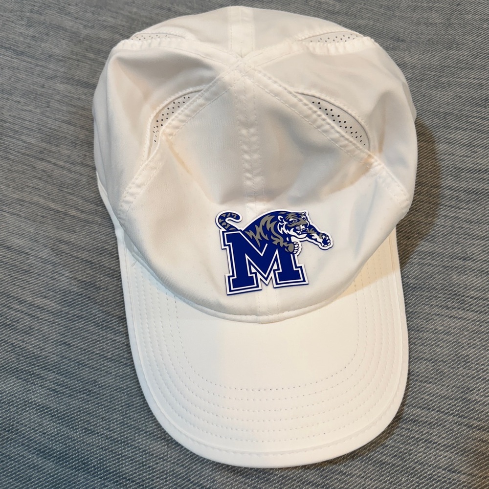 WHITE NIKE UNIV. OF MEMPHIS GOLF HAT